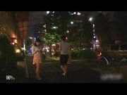 路上搭讪一丰满妹子带到KTV给我口爆一次然后带回家为所欲为