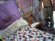 工地干活皮肤黝黑壮小伙天气热20元找老熟人鸡姐泄泄火简单洗洗鸡巴直接就插边干边聊天貌似无套内射