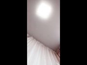 露脸黑丝情趣诱惑 精心修剪的逼毛对着镜子抽插 高潮喷尿水很足