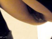 坐盗市最新流出美罗城商场的女人拿着手机换卫生巾的美眉