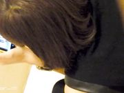 坐盗市最新流出美罗城商场的女人拿着手机换卫生巾的美眉