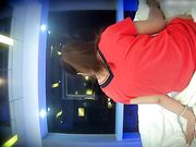 精品酒店偷拍球衣美女和大叔啪啪，草完不知道为何吵架了