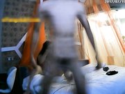 长发美女与男友开房打炮急不可耐脱掉内裤打一炮洗个澡