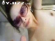 约炮风骚少妇边打电话边吃鸡巴还喝尿