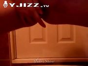 白虎空姐欲望缠身 刚到家就把自己扣尿了