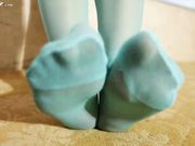 性感女神阳台大胆自拍 私处隔着丝袜若隐若现