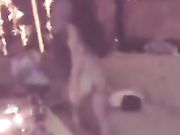 多人淫乱KTV包厢裸体用逼吸烟