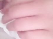 大眼睛美女家中穿情趣蕾丝抠逼玩跳蛋