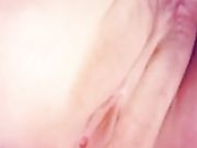 大眼睛美女家中穿情趣蕾丝抠逼玩跳蛋