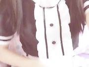 大一水灵嫩妹女仆装在镜头前抚摸她的蝴蝶粉穴