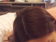 纯情蓝衣少女被我自己脱光给我舔鸡巴