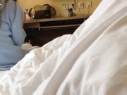 纯情蓝衣少女被我自己脱光给我舔鸡巴