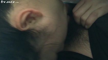 下班后送女同事回家的路上强行让美女同事吃我的大鸡吧