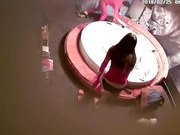 犀牛房大学生眼镜情侣开房性生活洗干净还没干JJ就雄起了口交插入激情四射姿势玩的还挺多肏了妹子2炮还用手机拍