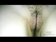 老婆拿着振动棒刺激自己的鲍鱼逼