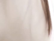 初音，少女心又名漫漫系列七，年龄不大却很骚，奶子不大很会撩，激情自慰大秀淫语把逼搞的可疼了