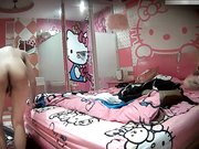 美容院气质美女老板狼假期约小鲜肉情人一起外地旅游刚进房间就如狼似虎的要啪啪,高颜值风骚美女.国语!