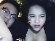 气质颜值美女卡扣妹妹与海龟男友寒冷夜晚在户外大街上啪啪全程露脸非常给力