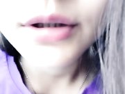 身材不错大奶萌妹紫衣长裙家里阳台拨开内裤露逼逼小秀很是诱惑喜欢不要错过