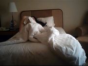 美乳翘臀的性感长发美女被大屌情人插的太猛