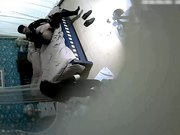 衣服还没脱就急着吃屌日了两炮