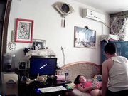 私密生活悲剧的两口子要行房事突然回来人了欲望少妇边看小电影边用口红自慰