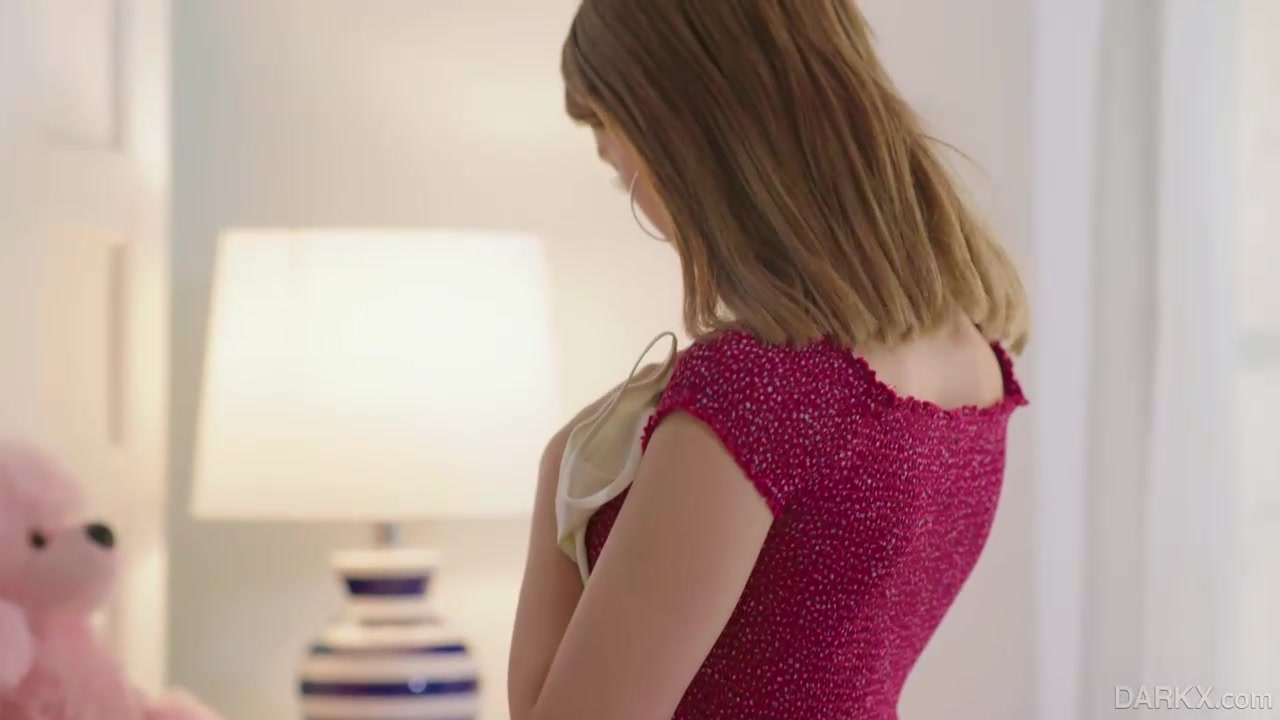 精致白皙女神们的泳池狂欢