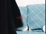 剧情演绎清纯可爱美女下班回家天气很冷钥匙忘带暂时到邻居单男家休息聊天挑逗客厅沙发上打炮