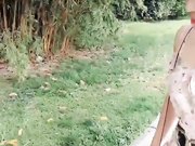 性感漂亮美女公园散步时被冒充导演的猥琐男哄骗在路边简单操完后又带回住所啪啪啪