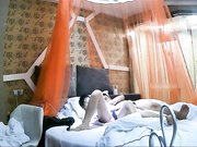 漂亮又害羞的大学美女酒店被早泄男操了2次,次次内射流出,看样子美女有点不满足