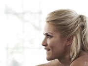 在美色的诱惑下只能臣服