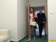 被摄影师大屌插入小嫩穴的可爱美臀宝贝