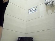 商场厕拍毛毛不多的气质短发轻熟女