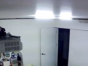 老公J8毛剃光了老婆帮忙检查干净然后舔硬了主动骑上