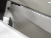 最新流出技术大神暗藏国内某高级商场女卫隔间多视角拍脸又拍下面专挑美女下手还敢俯拍屌爆了1080P超清