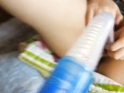 萌萌奶卉闺蜜玩刺激展示嫩逼抽烟用超大香肠捅玩穿阴钉浪穴