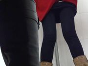 商场排队厕拍系列很富有的阿姨穿着性感丝袜下面看着很干净