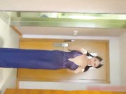 牛人冒充星探忽悠90后美女拍写真穿上性感护士情趣晚礼服玩跳蛋妹子害羞脸都红了