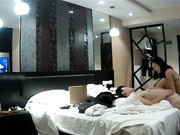 黑丝情趣装太性感男友没忍住抱在床上好一顿猛操