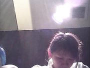 高级西餐厅坐厕偷拍漂亮时尚妹子抠鼻屎的不雅动作