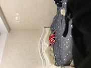 伪娘装扮成女人在家接客小伙没干几分钟就射了