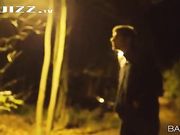 紧致的肛门和嫩逼轮流插才能让她大喊舒服