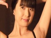 刚刮过阴毛的一线天美屄 直播给你舔屏