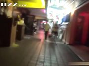 酒吧女服务员带回宾馆打炮 插得她骚屄出白浆