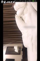 火遍全网的白虎嫩模王绾绾自拍视频