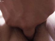 女友带2同事来家聚餐被我灌醉后抱到房间抽插内射