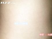 清纯秀气的学生妹喝醉后被同学带到宾馆脱光衣服慢慢蹂躏