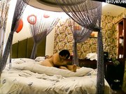 主题酒店中年老板娘欲求不满与情夫开房啪啪