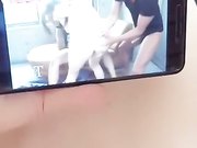 风骚大奶骚货边看小黄片边自慰