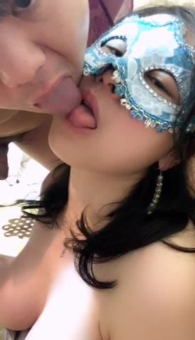 淫荡巨乳熟女深喉口交开档黑丝道具爆菊花双洞齐插猛操